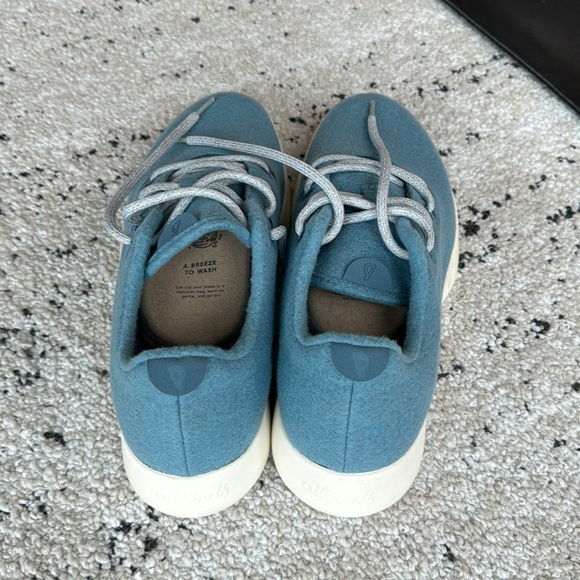 New, never worn Allbirds wool runners - Picture 3 of 4